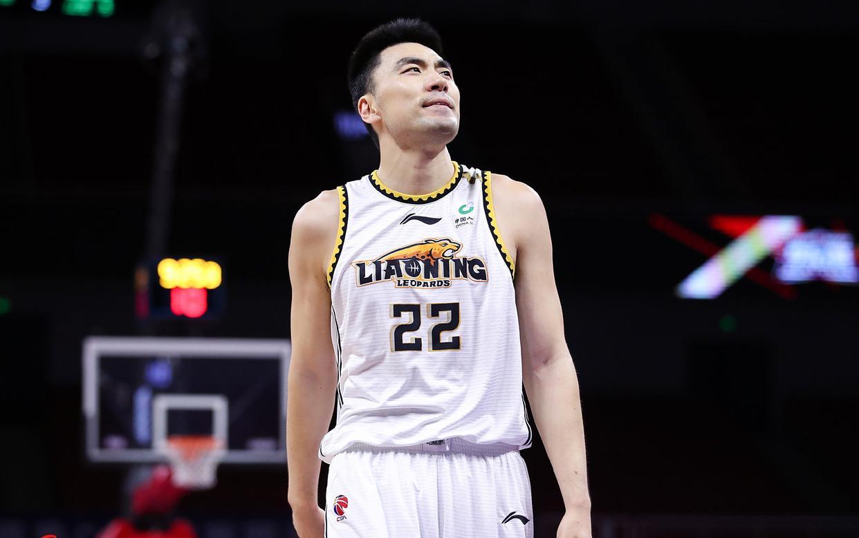 3老将退役！韩德君没注册，广东前锋辅佐杜锋，北京投手被迫离开