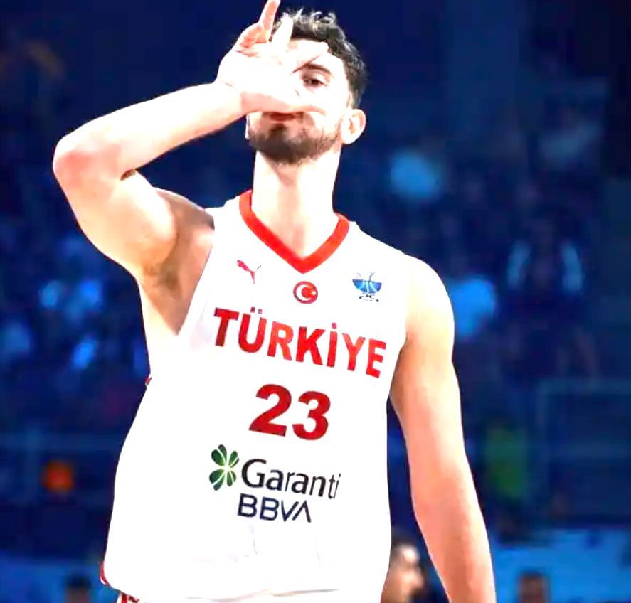 狂砍28+13+8+关键抢断 击败约基奇 火箭基石崛起 杜兰特开心坏了